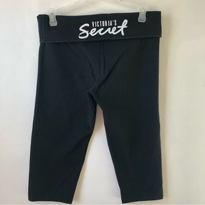 Victoria’s Secret Capri Pants Black size Small Petite
